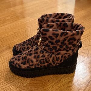 Else Jacobsen Leopard Print Quilted Boots